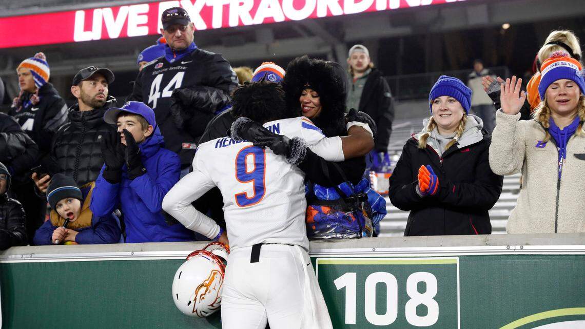 Boise State football coach Bryan Harsin faces delicate, high-stakes decision at QB