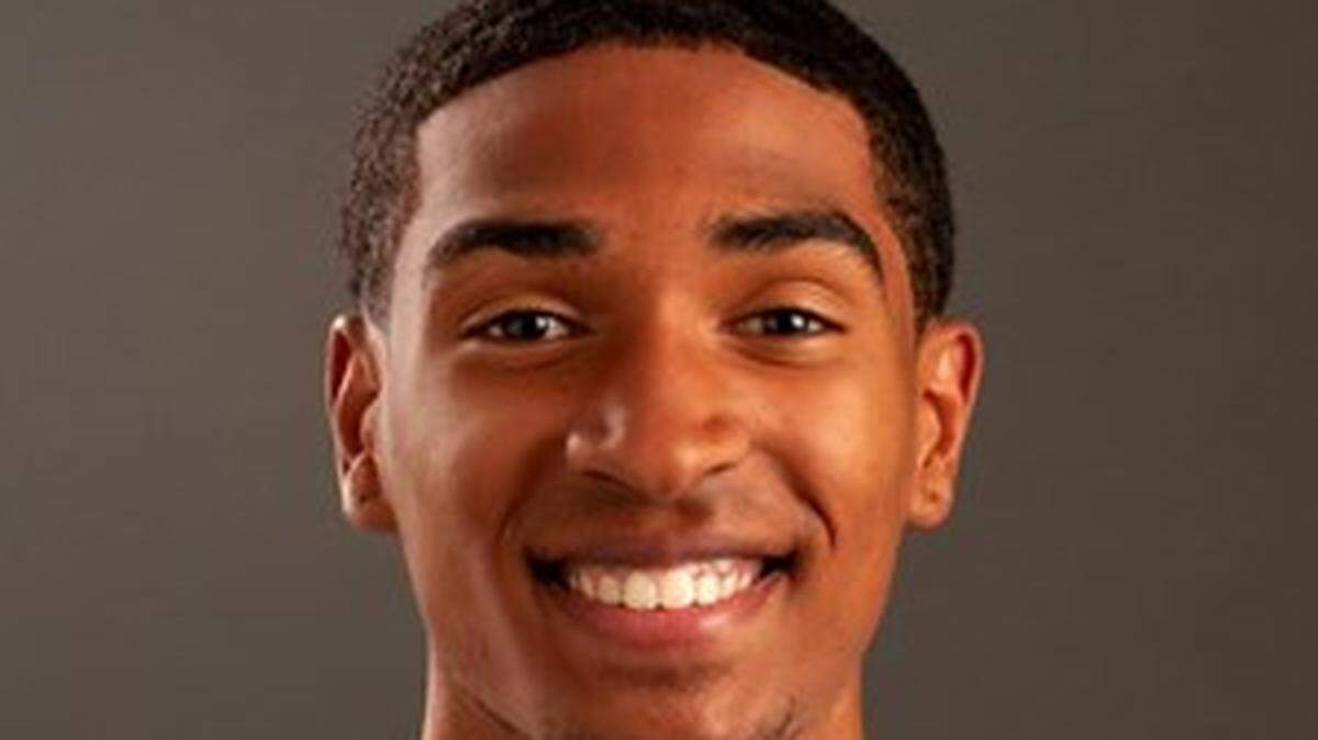 Boise State sophomore guard Cam Christon announced his intention to transfer on Monday.