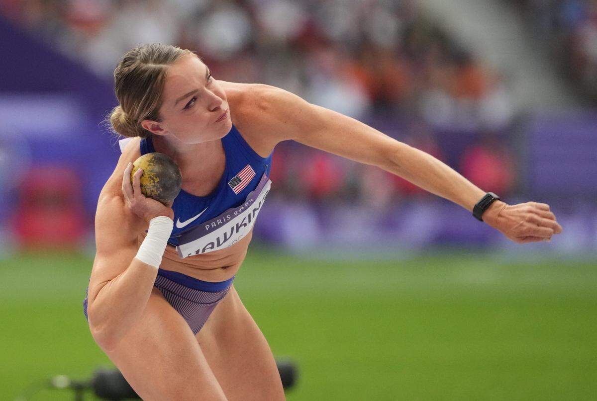 Aug 8, 2024; Saint-Denis, FRANCE; Chari Hawkins (USA) in the heptathlon shot put during the Paris 2024 Olympic Summer Games at Stade de France. Mandatory Credit: Kirby Lee-USA TODAY Sports