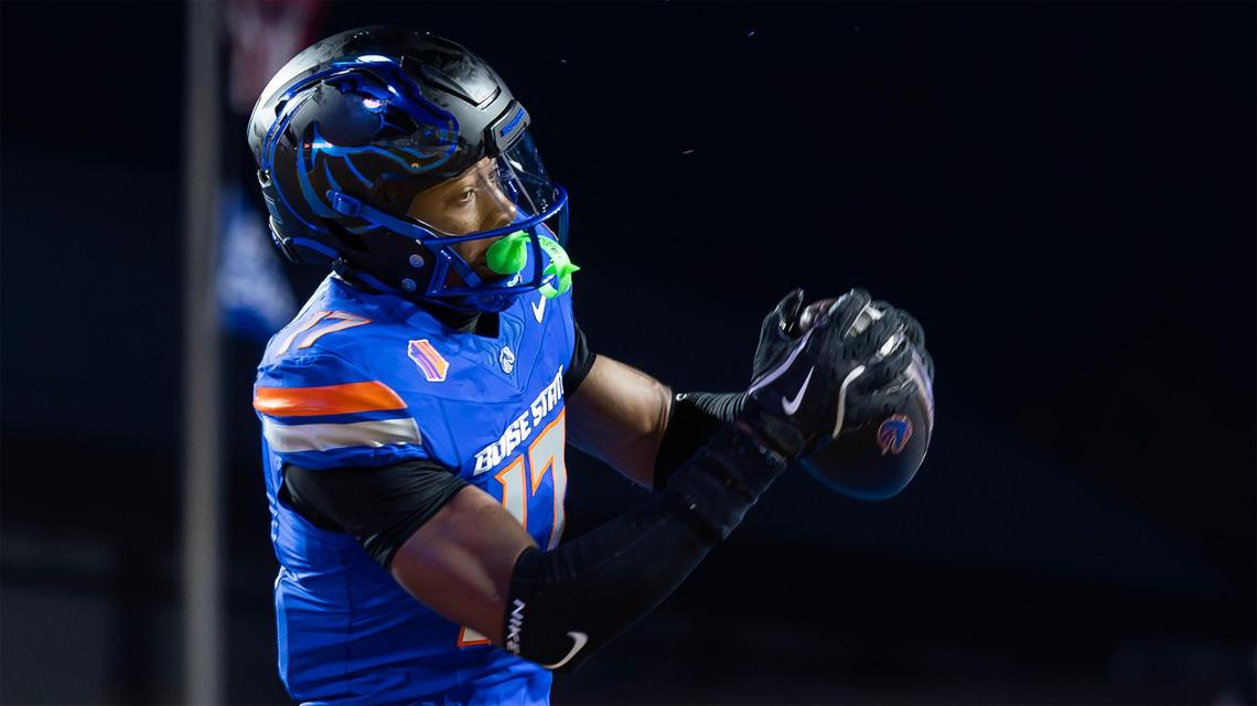 Boise State wide receiver Prince Strachan pulls in his first touchdown of his sophomore campaign against San Diego State.