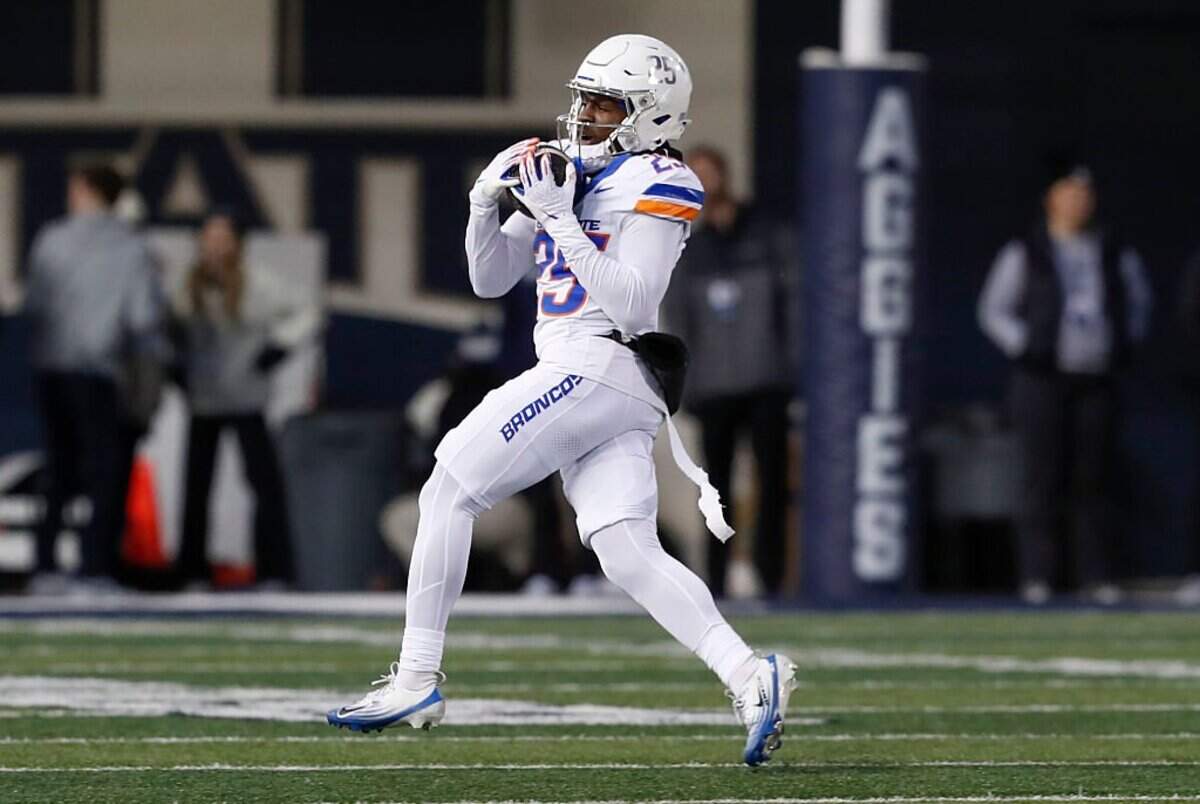 LOGAN UT - NOVEMBER 28: Quinton Brown #25 of the Boise State Broncos catches a pass during the second half of their game against the Utah State Aggies at Maverik Stadium on November 28, 2025 in Logan, Utah. (Photo by Chris Gardner/Getty Images)