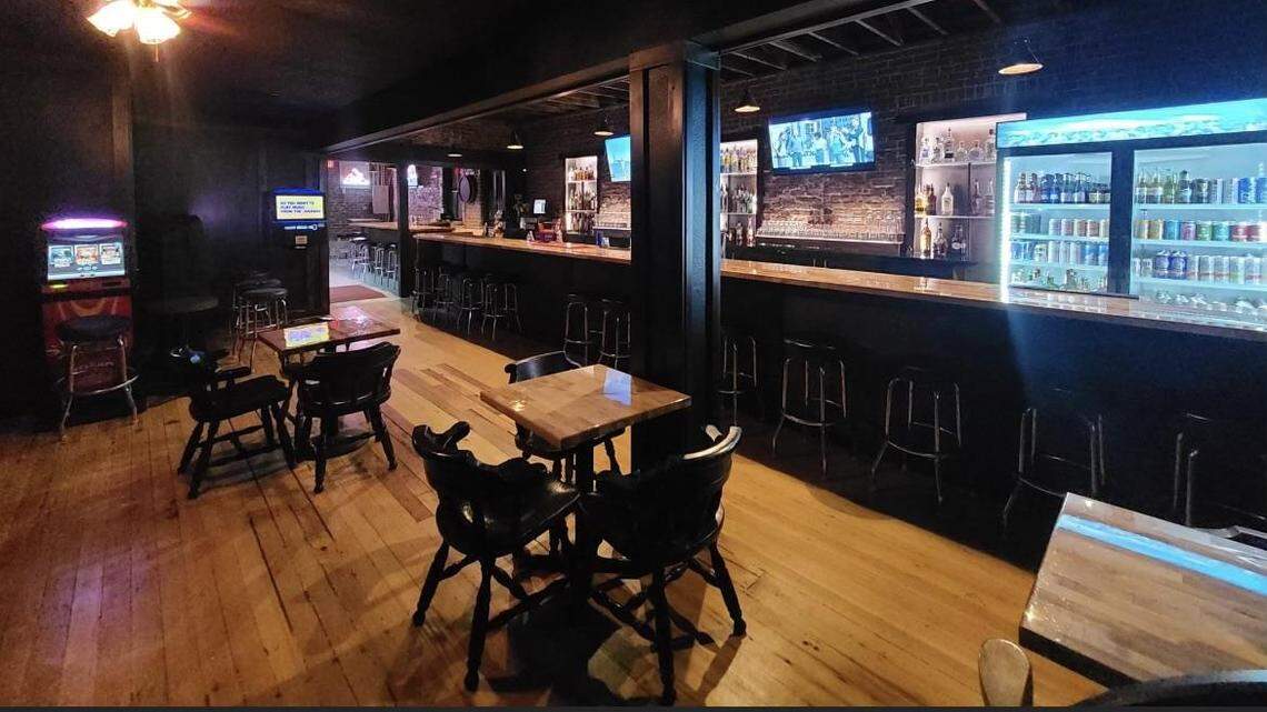 With a freshened up look, the 1918 Lounge is serving drinks again in Nampa.