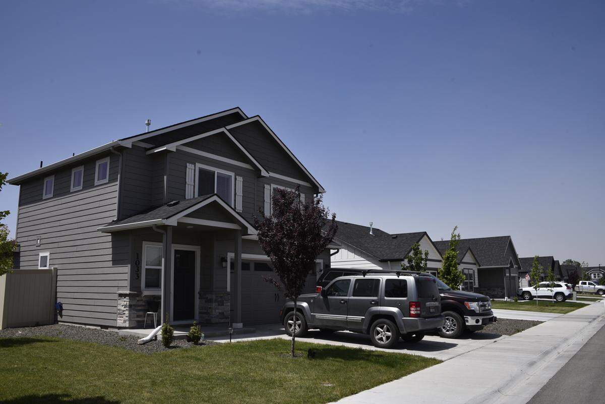 Homes in the Ashton Estates subdivision are typical for the area: detached single-family houses popular among first-time homebuyers.