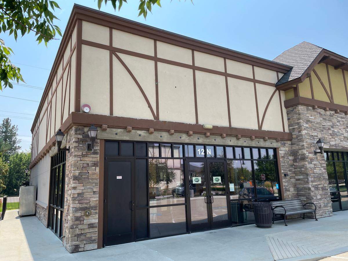 Janet’s Cafe has taken over a former Dickey’s BBQ space in Eagle.