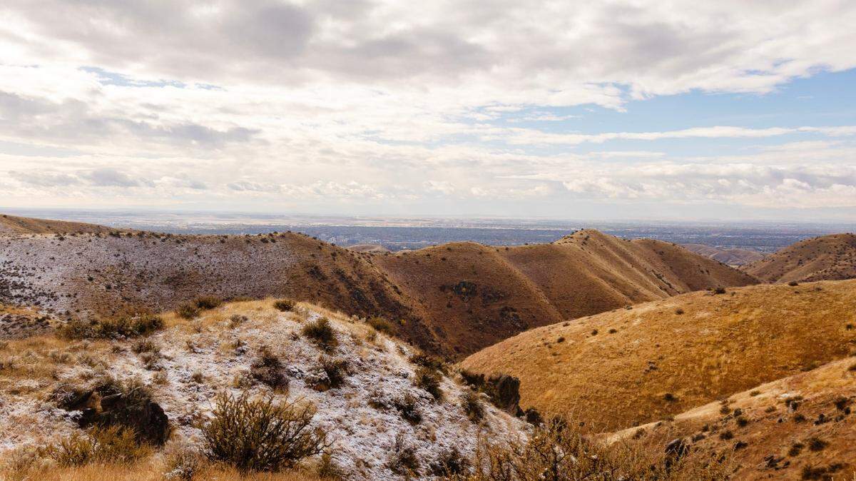 Snow dusts the Foothills along Bogus Basin Road.