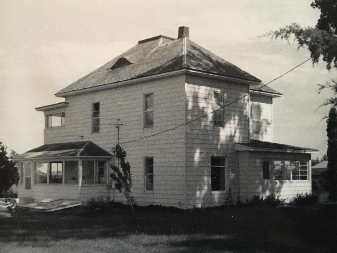 This old family snapshot and family tales of the farmhouse where Lion King actor Mark Campbell was born are the only clues he has to its location.