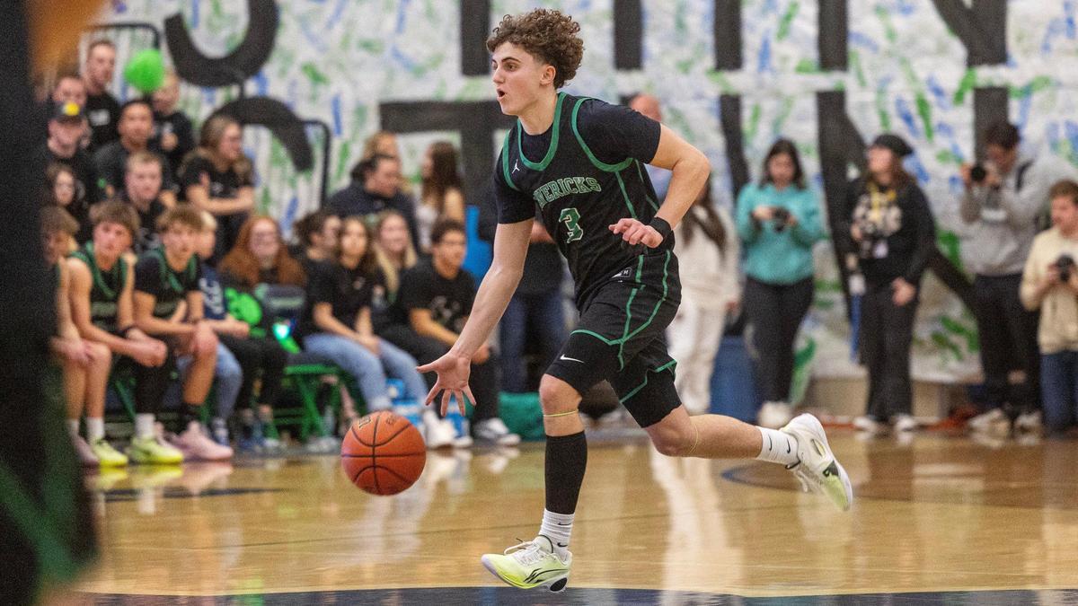 Mountain View senior Teage Corrigan scored a game-high 15 points on Tuesday.