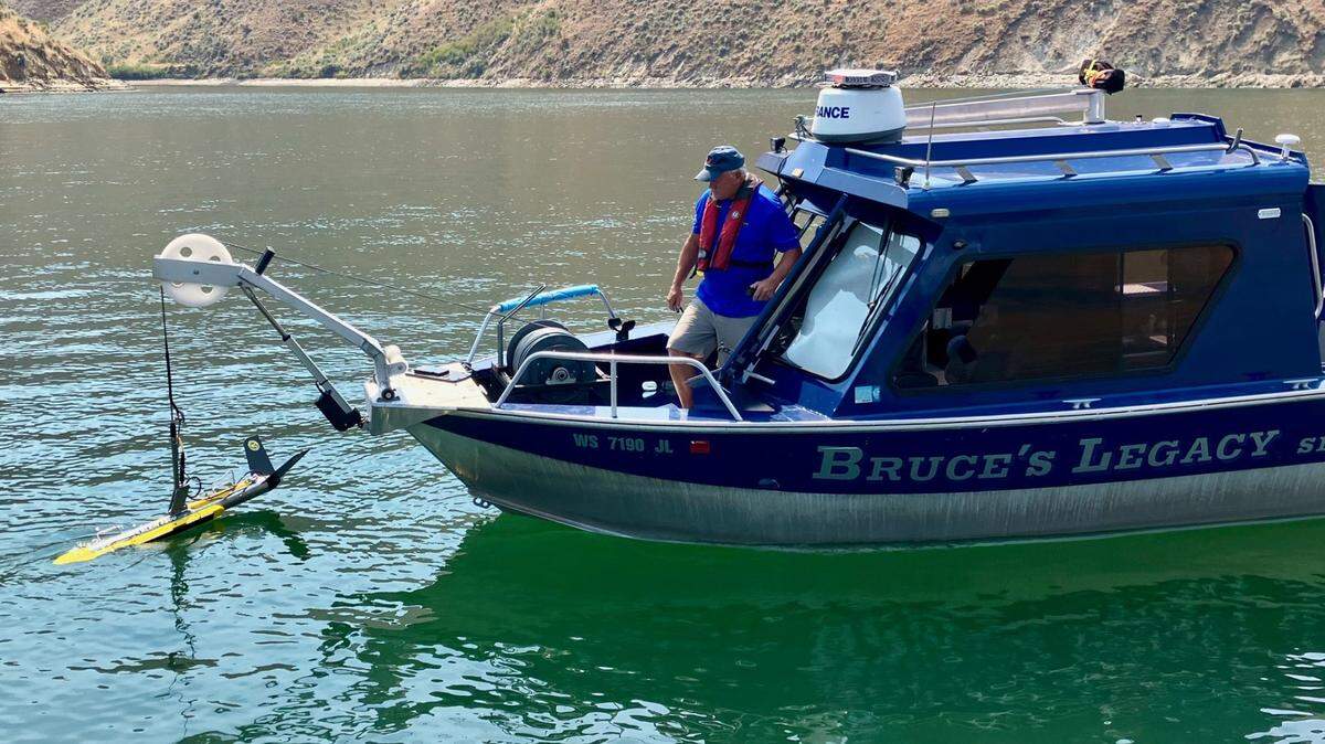 After driving from Wisconsin, Bruce’s Legacy team members used their own equipment to search for Jose Nunez’s body, which was found Monday.