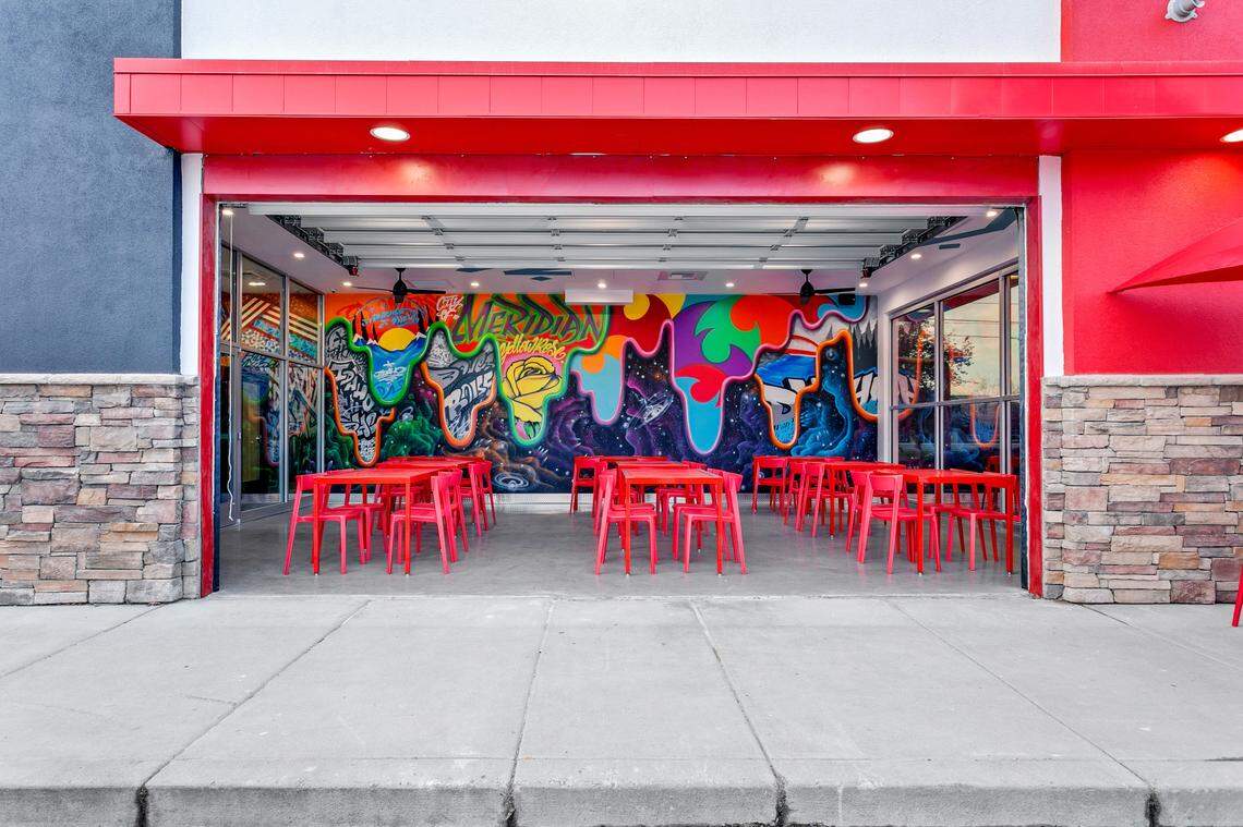 The new North End location of Dave’s Hot Chicken plans to feature an indoor/outdoor patio similar to the one at its Meridian restaurant.