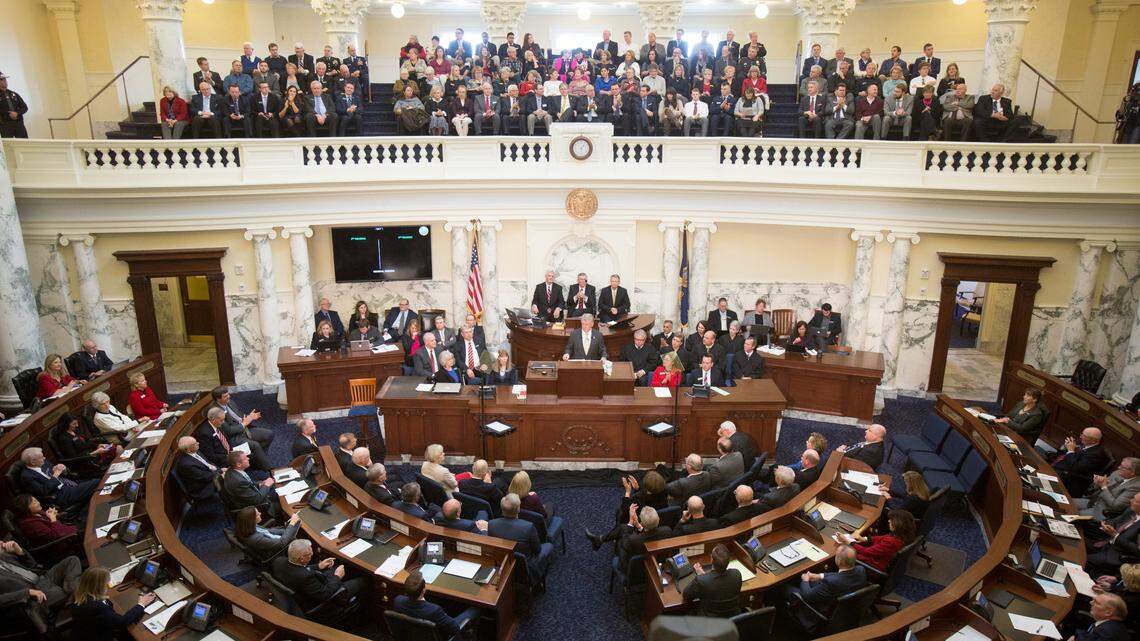 Lawmakers and the Idaho Supreme Court attend the 2018 State of the State address.