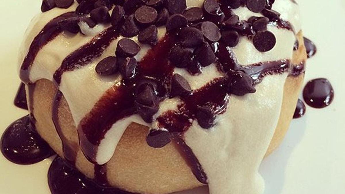 Cinnaholic opened in Berkeley, Calif. in 2009. It lets you top your vegan cinnamon roll with your choice of frosting and fruit, nut, cookie or candy toppings.