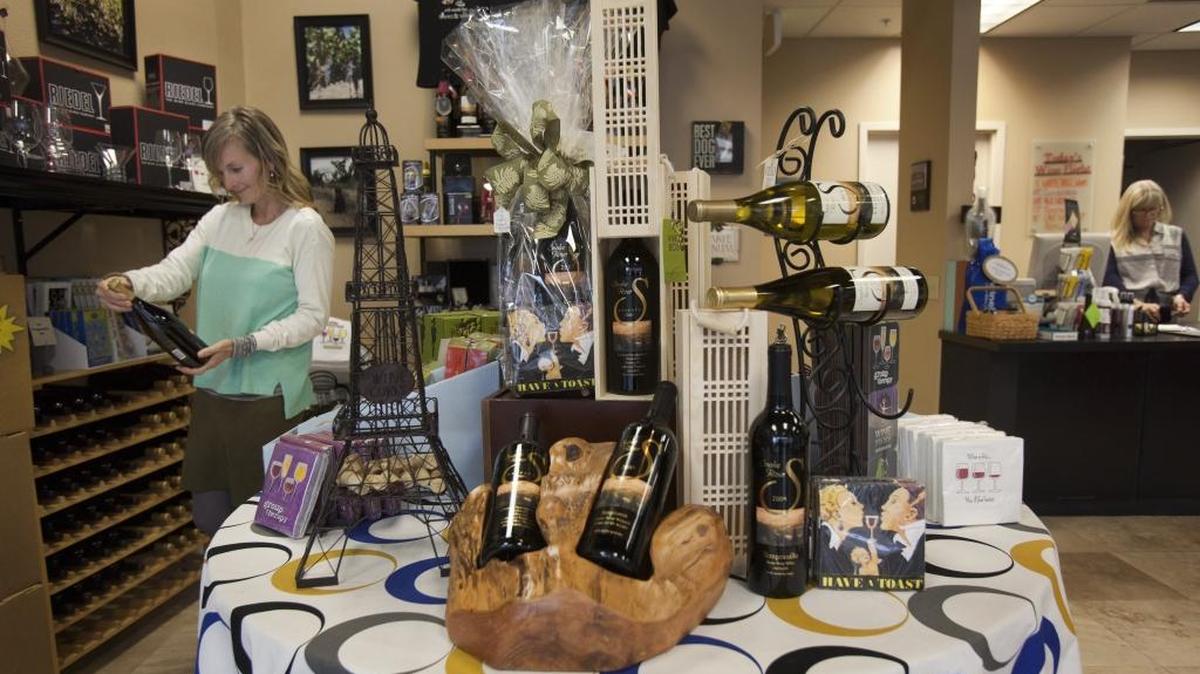 The Snake River Winery tasting room and retail store in Downtown’s BoDo will close in mid March. The winery will move its tasting operation to the Sunny Slope area in Caldwell for a new project with Peaceful Belly Farm.
