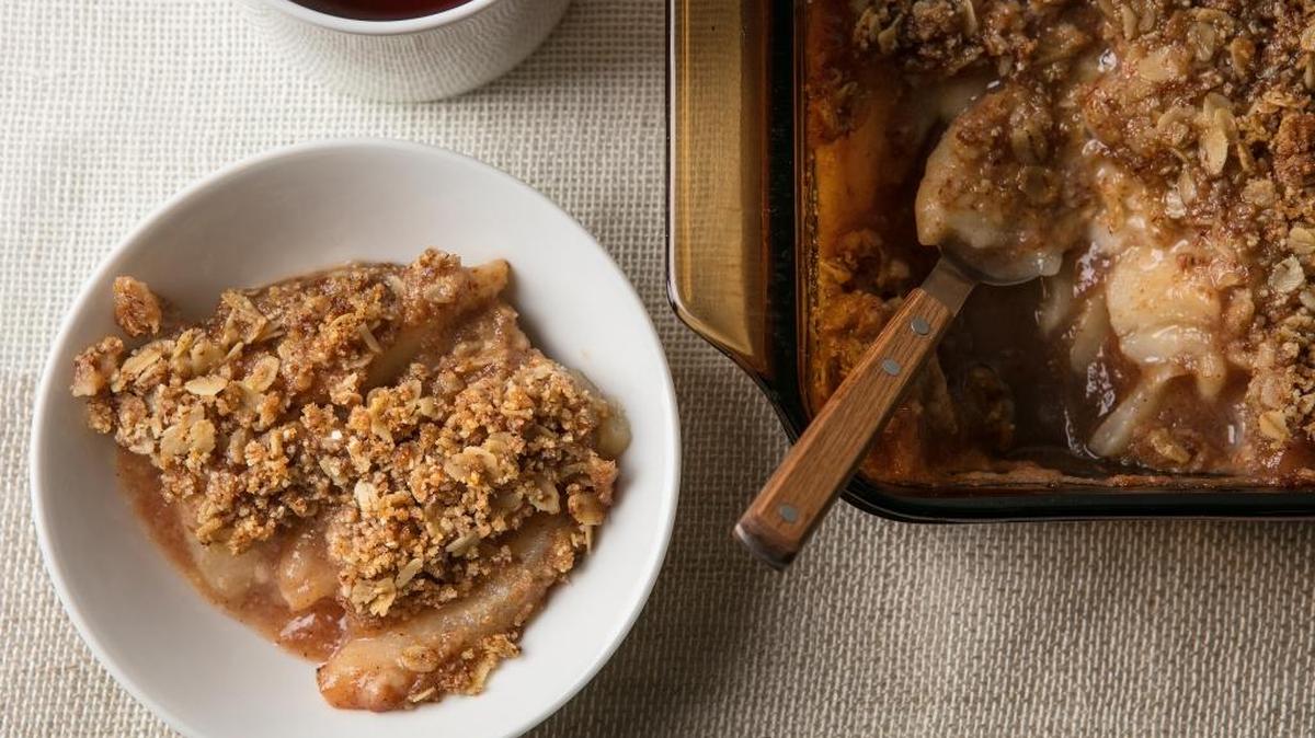 Pear crumble