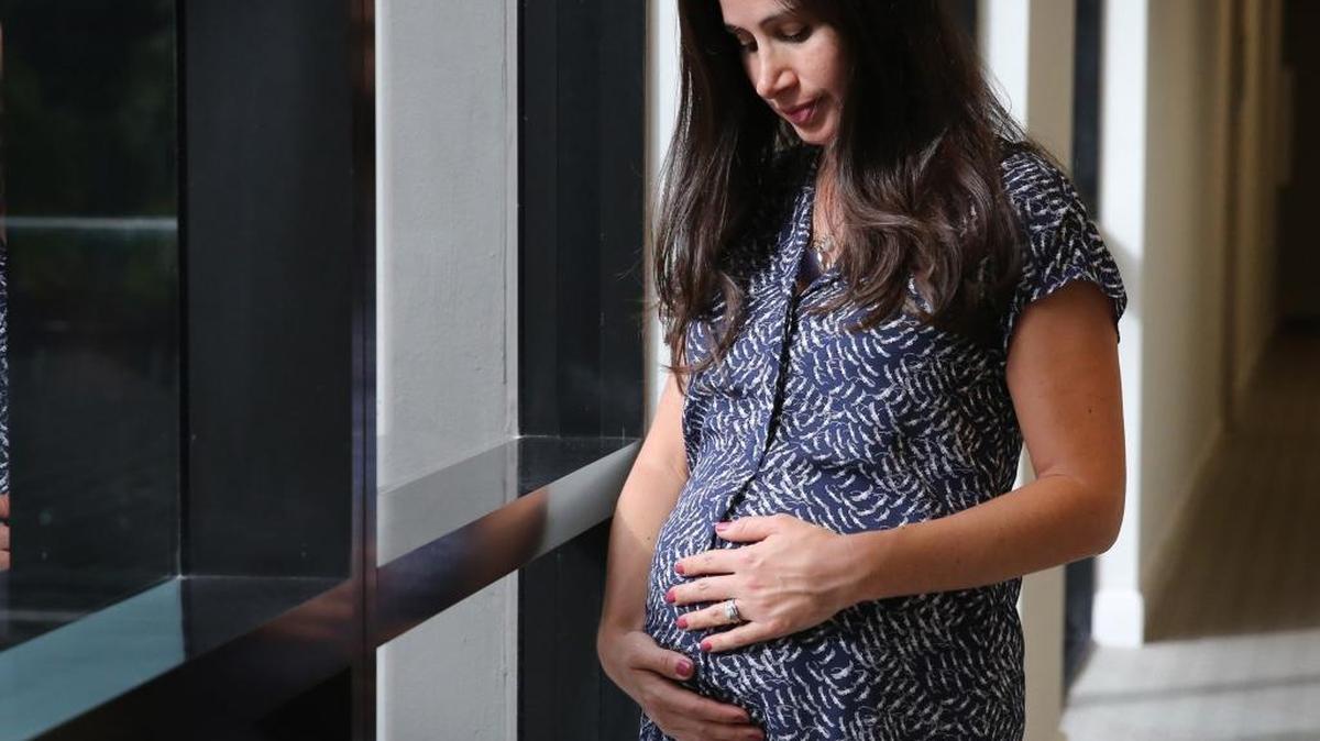 The Institute of Medicine guidelines say that underweight women should gain from 28 to 40 pounds during pregnancy; normal-weight women, 25 to 35; overweight women, 15 to 25; obese women 11 to 20 pounds.