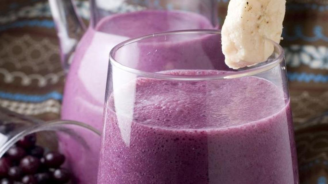 Fruit smoothies can be quick and easy breakfast choices — and kids usually love them.