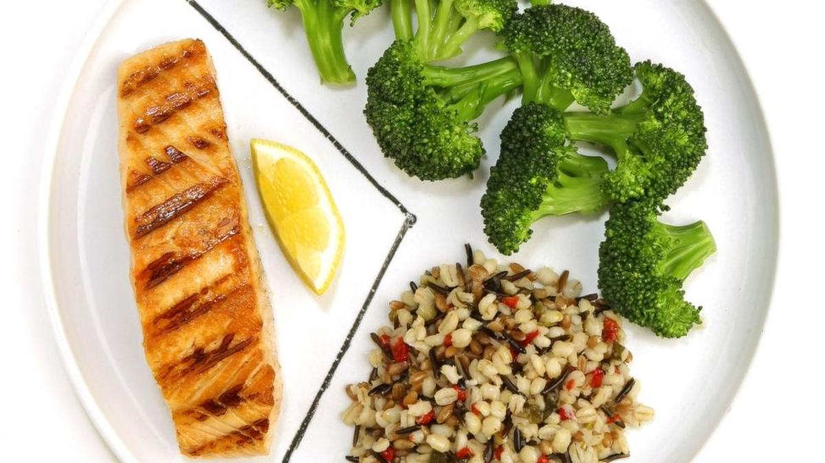 Eating a healthy diet can help reduce your risk for some cancers. Salmon and other fatty fish are rich in omega-3 fatty acids that help decrease inflammation and may lower your risk of heart disease and certain cancers, including prostate and breast cancers. Broccoli and other dark green vegetables offer carotenoids, folate and vitamin C. Carotenoids may be powerful weapons against cancer. You also can potentially reduce your risk of diabetes, heart disease, stroke and certain cancers by simply replacing refined grains with whole grains, which are higher in fiber and other disease-fighting nutrients.