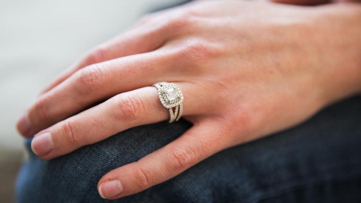 For high-quality jewelry, ask for a certificate of replacement cost or an appraisal listing the qualities of your gemstones or precious metals.