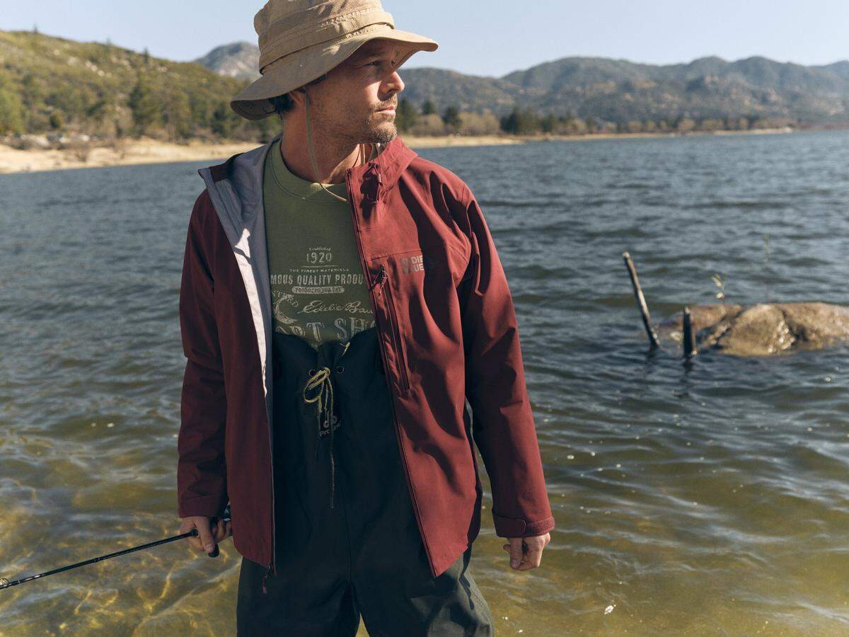 A photo promoting Eddie Bauer’s Spring 2026 sales campaign.