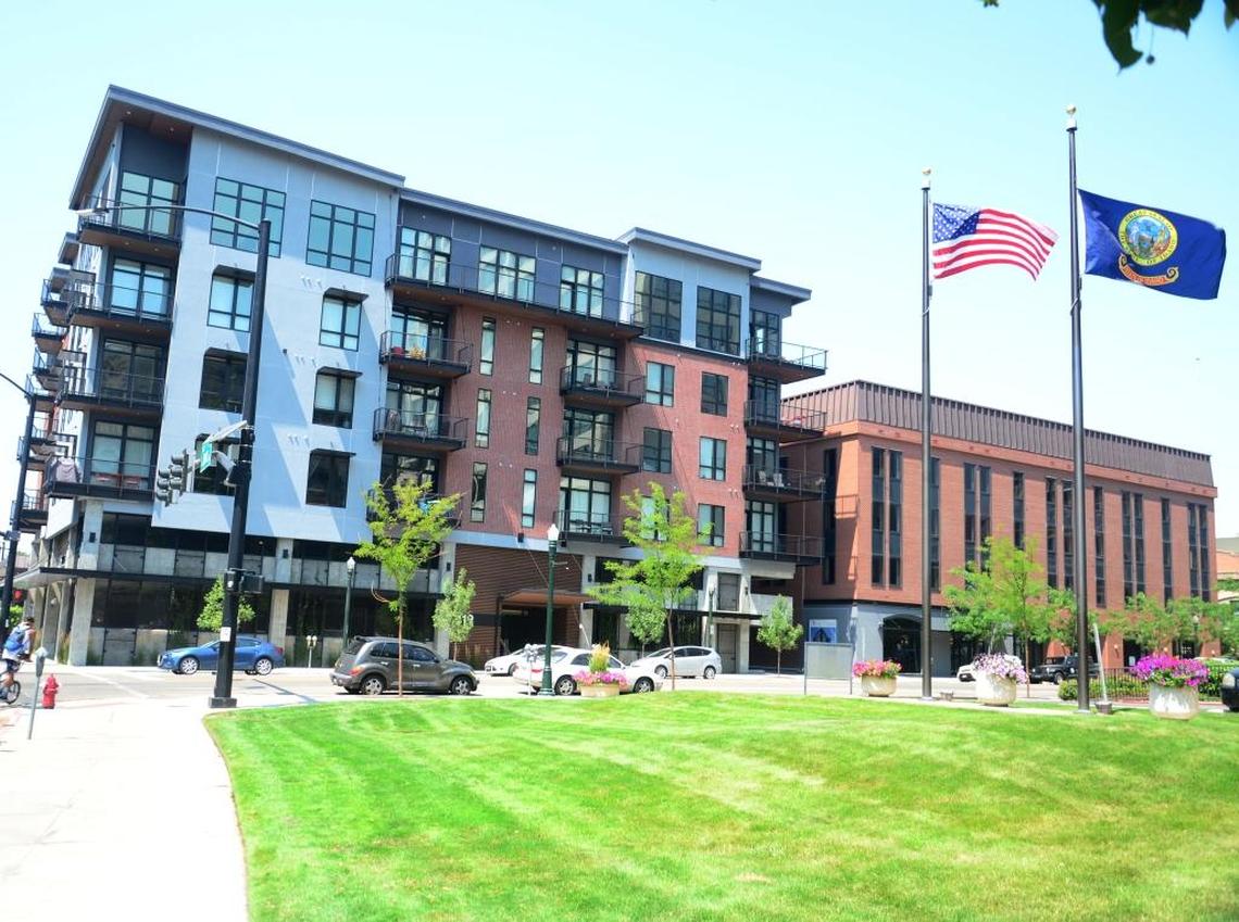 The One Nineteen condos at 10th and Grove features units with two and three bedrooms. Twenty-one apartments listed have all been sold. The only remaining unit, a two-bedroom penthouse with 1,982 square feet, is listed at $949,000.