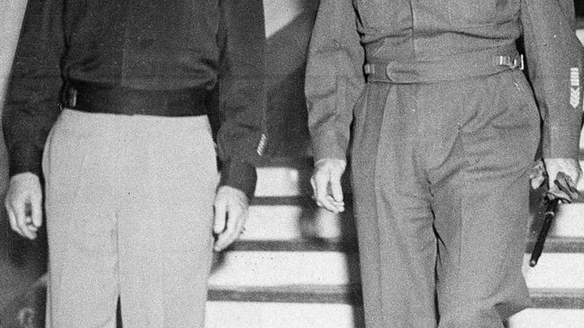 General George S. Patton, right, walks down stairs at Army headquarters in Frankfurt, Germany, with Gen. Dwight D. Eisenhower in 1945. In dealing with the Federal Reserve, President-elect Donald Trump should follow Eisenhower’s advice to the impulsive Patton, Ed Lotterman writes.