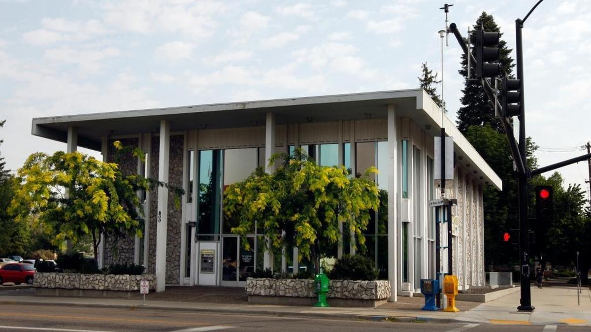 The former Home Federal building on the northwest corner of Eighth and State streets, kitty-cornered from the Capitol, is one of the properties the state plans to sell. A work of midcentury architecture, the building makes use of steel panels, concrete arcades and glass curtain walls.