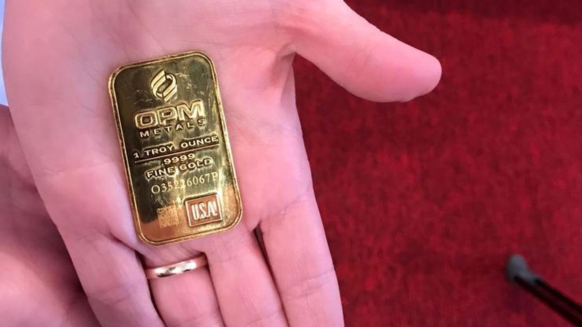 A one-ounce gold bar was found in a Salvation Army donation kettle outside a Walmart in Ontario, Oregon. The Caldwell Corps of the Salvation Army planned to have the gold appraised professionally.