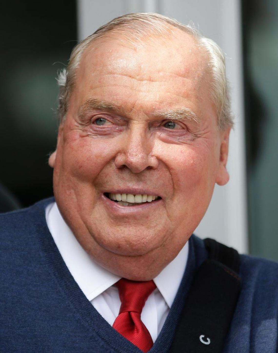 Jon Huntsman Sr. takes part in the 2015ribbon-cutting ceremony for the Jon M. and Karen Huntsman Basketball Facility at the University of Utah, in Salt Lake City.