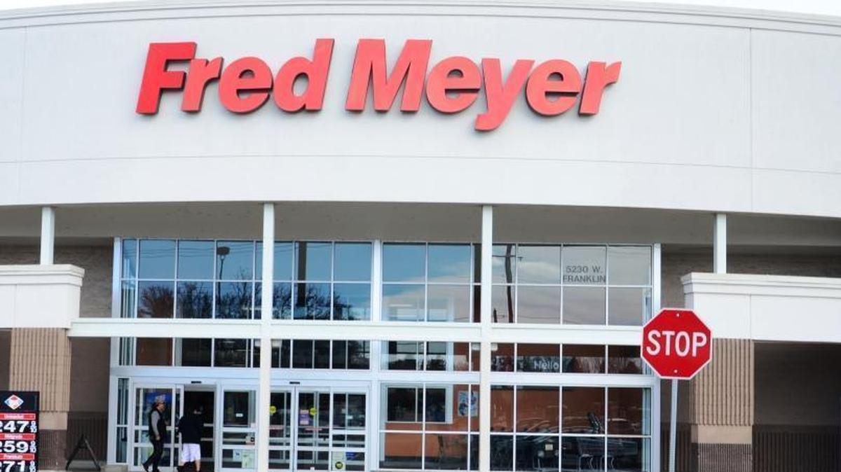 Fred Meyer announced Thursday it will no longer sell guns and ammunition to buyers between the ages of 18 and 20. The Northwest grocery announced the change a day after Dick’s Sporting Goods and Walmart said it would require buyers to be 21 or older. The Boise store pictured here, at Orchard and Franklin streets, only sells ammunition.