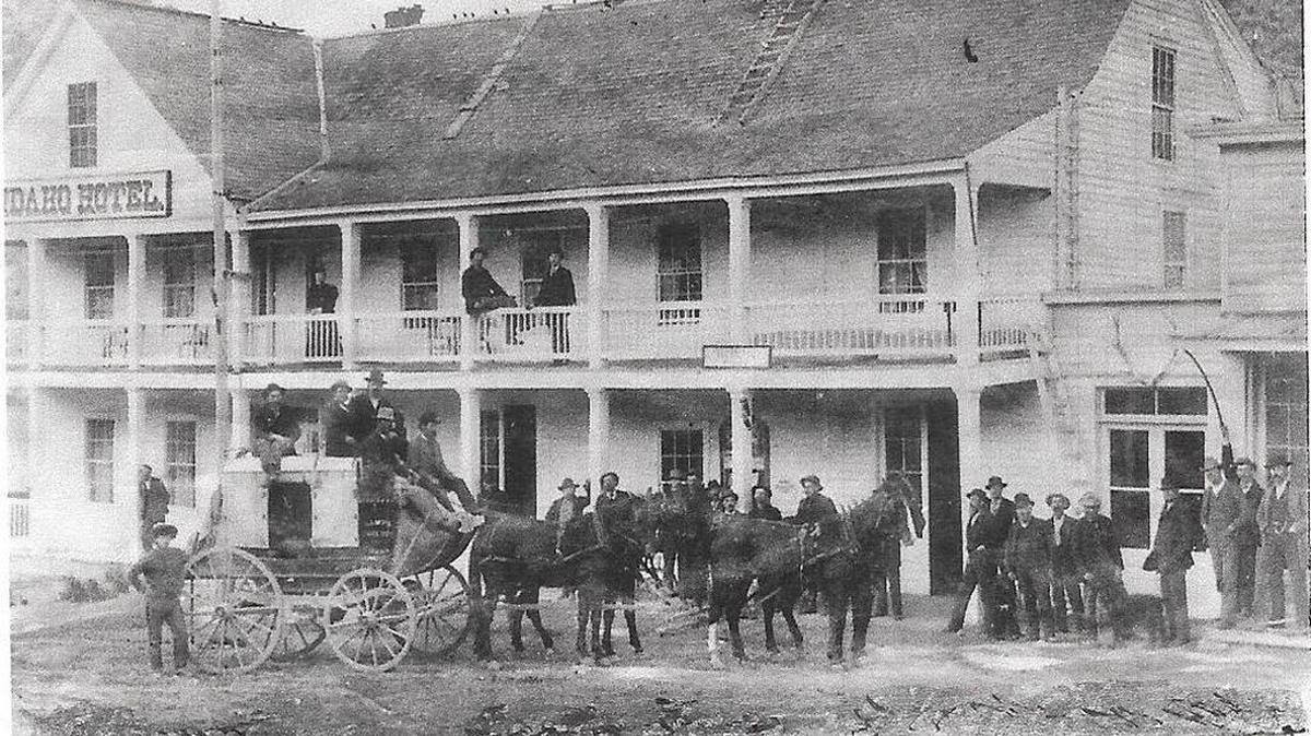 An Idaho “mud wagon” arrives at Silver City’s Idaho Hotel.