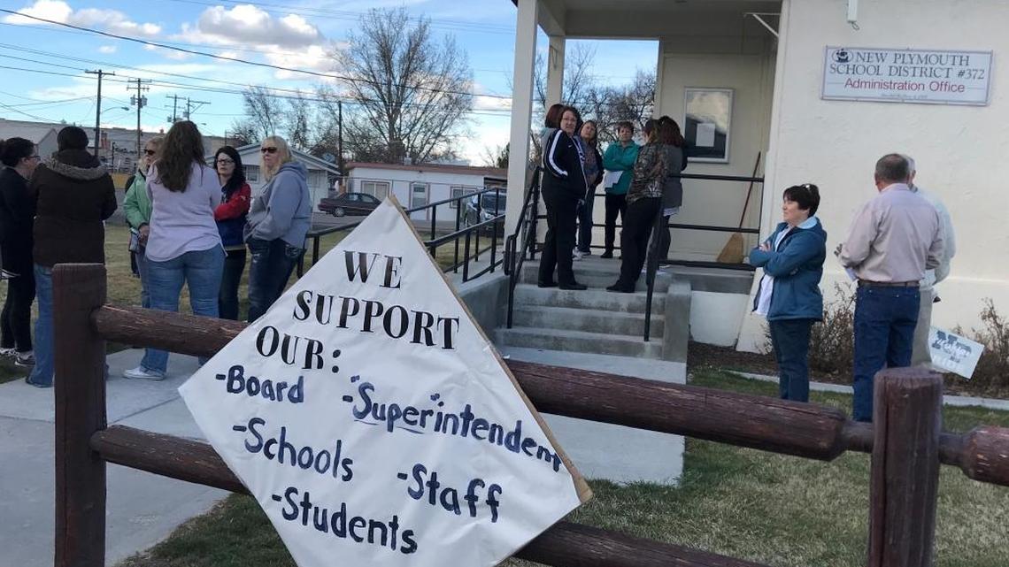 About 50 people waited outside of the New Plymouth School District’s administrative office as teachers, staff and residents voiced their opinions for and against Superintendent Kevin Barker. The New Plymouth Education Association delivered a survey of district staff, many of whom responded they would seek employment elsewhere if Barker does not resign or is not removed from his position.