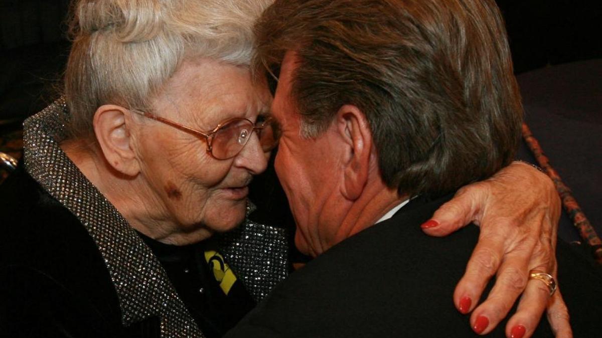 Butch Otter embraces his mother, Regina, in 2006 after he won election as Idaho’s governor. “We made it; all our work wasn’t in vain,” she told her son.