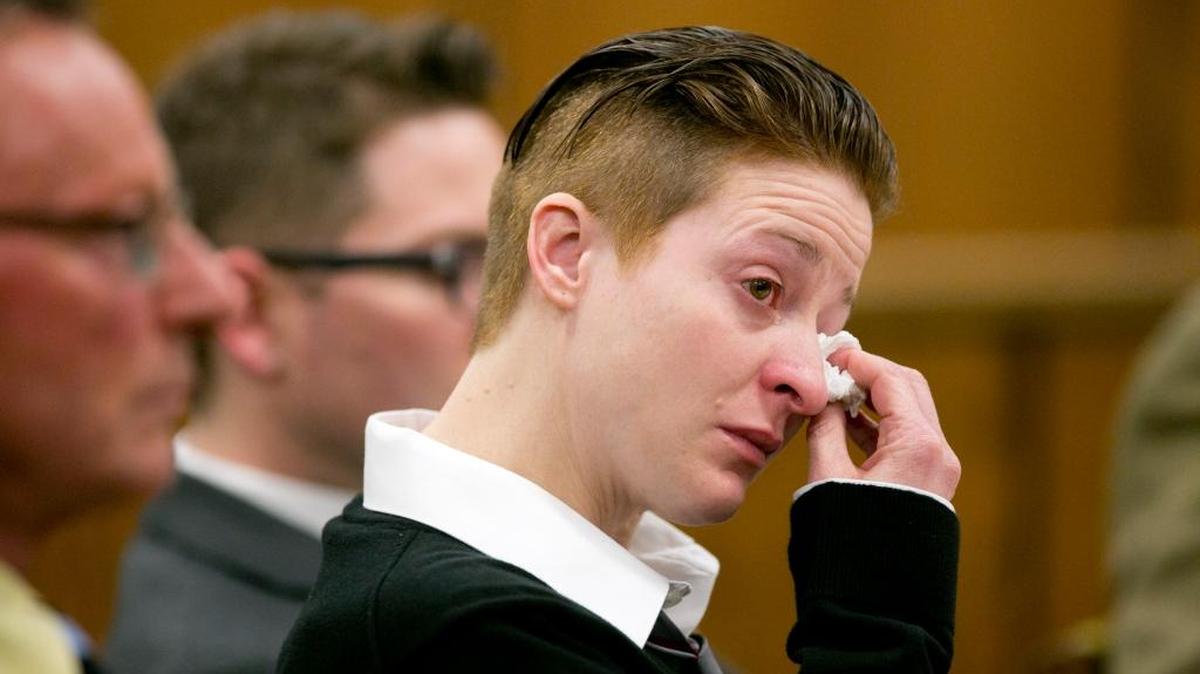 Sarah Pearce wipes away tears during a March 2014 hearing at the Canyon County Courthouse in Caldwell, shortly before she was released from prison.