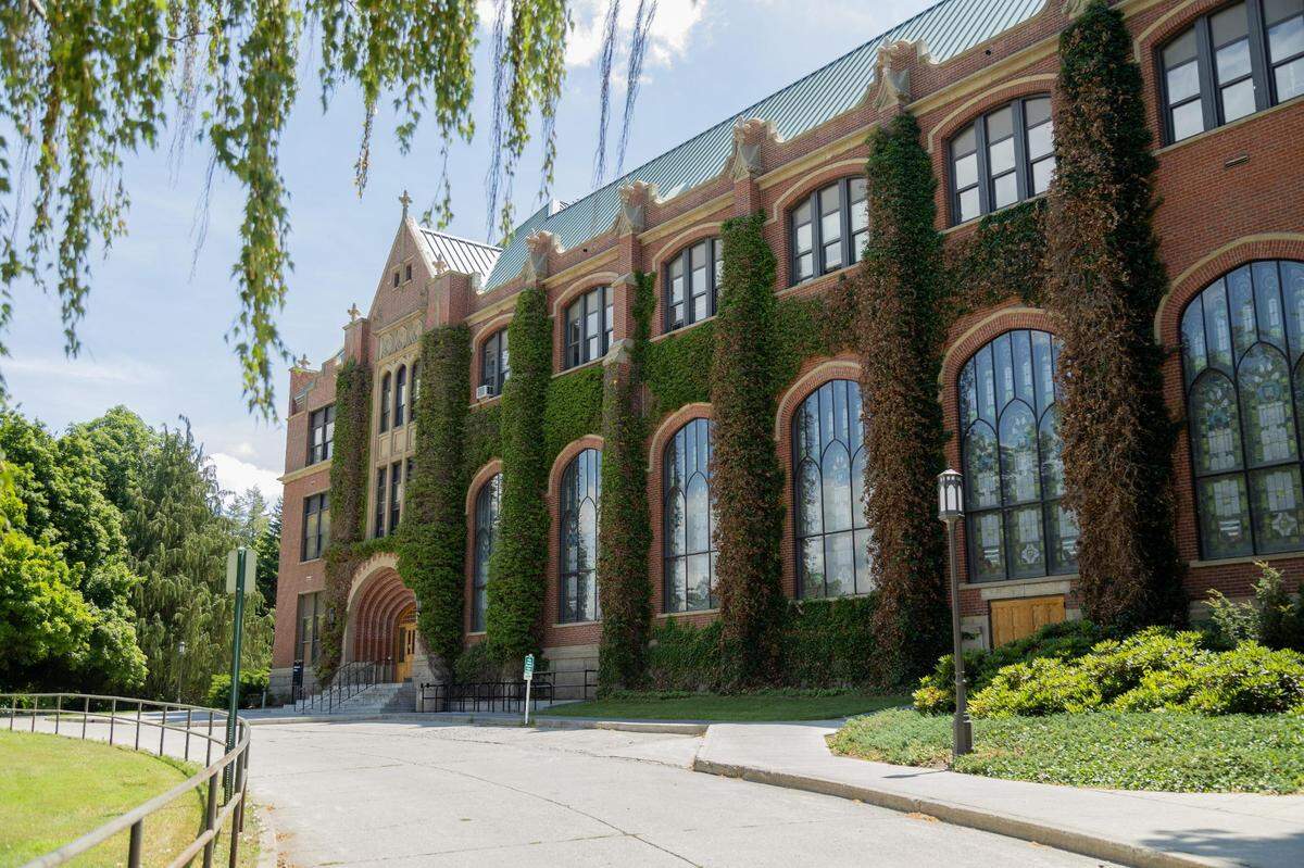 The University of Idaho generated surprise and outcry when it announced its deal with the University of Phoenix in May, but lessons for the university can be gleaned from acquisitions of other for-profit schools across the country.