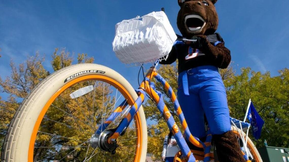 Bronco night lights: Idaho Capitol to go blue and orange for homecoming