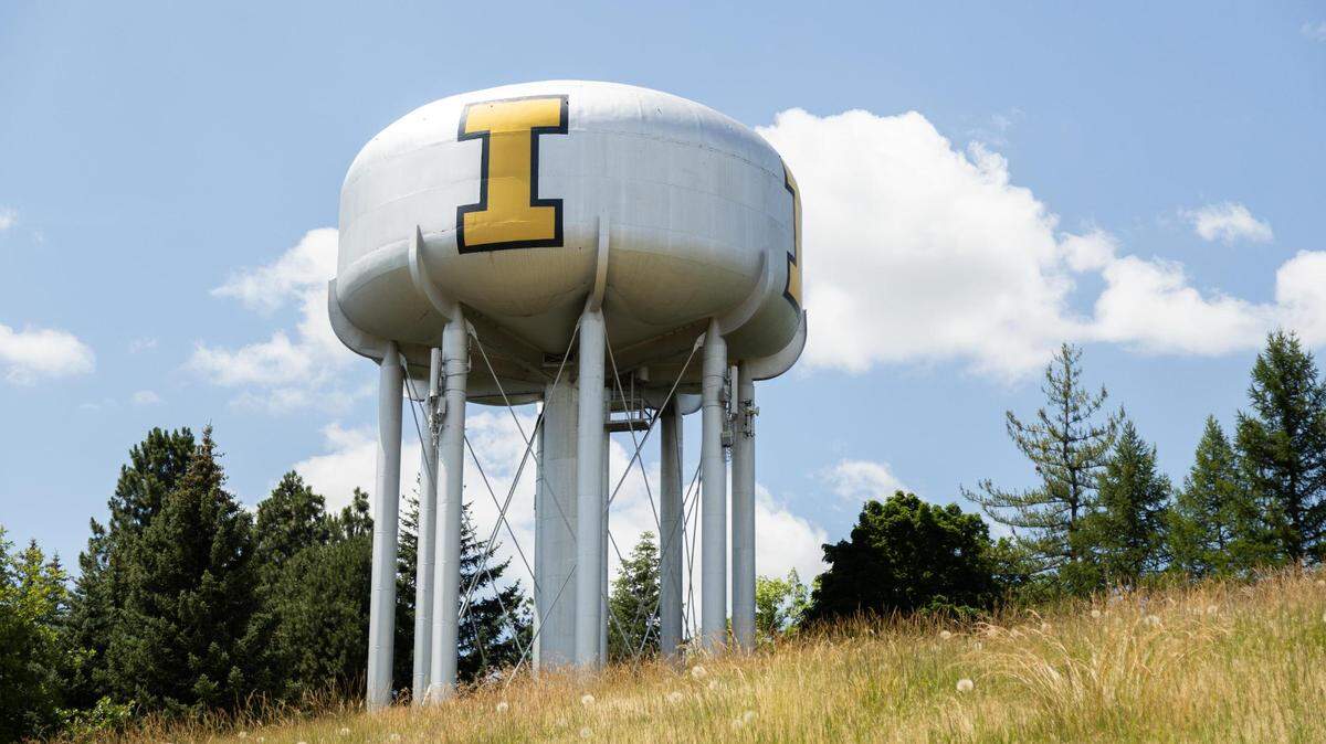 ‘The whole thing just smells bad’: U of I faculty, taxpayers respond to Phoenix acquisition