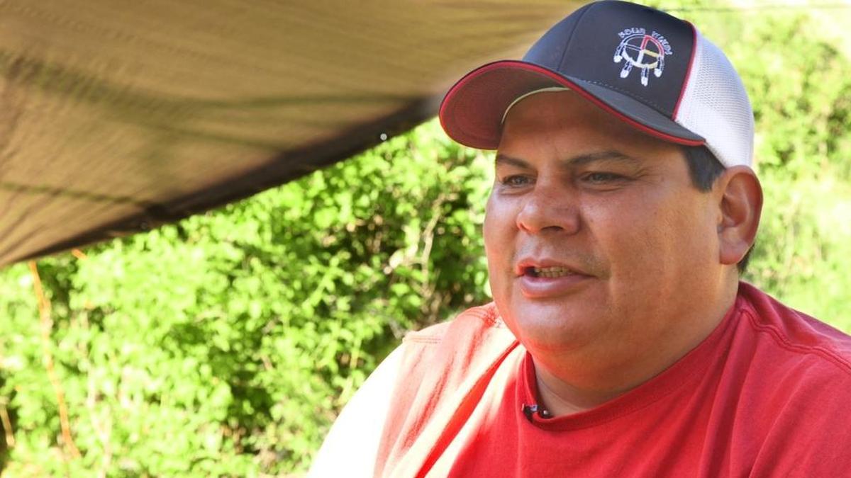 Eric Holt, chairman of the Nez Perce Fish and Wildlife Commission, passes on traditional fishing techniques to young Nez Perce. Salmon “give themselves to us in a way no other animal does,” Holt says. “They’re the only animal that doesn’t see their children prosper.”