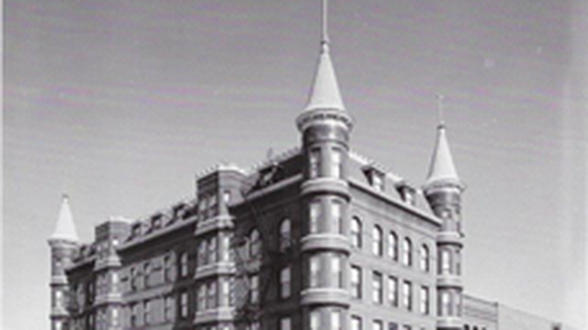 Duane Garrett’s fine photo of the Idanha Hotel as it looked in about 1908.