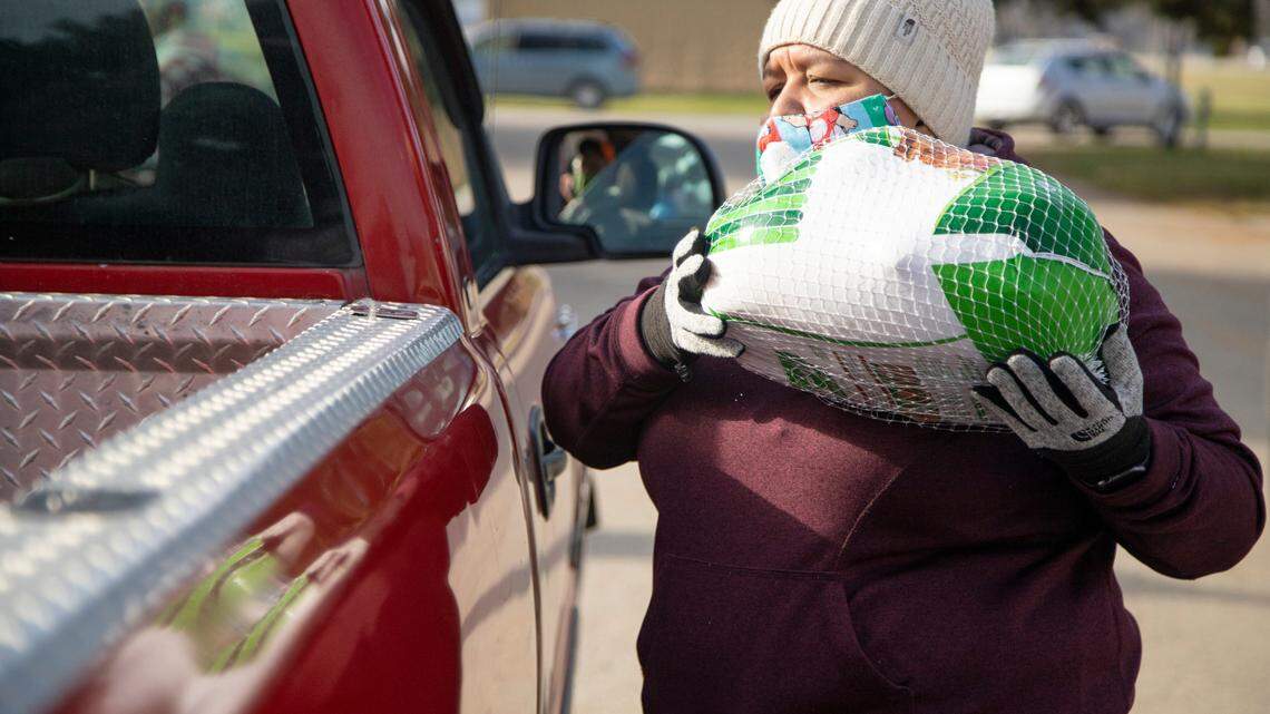 Donate to St. Vincent de Paul’s food box program to help Ada County families and individuals in need enjoy a Thanksgiving dinner.