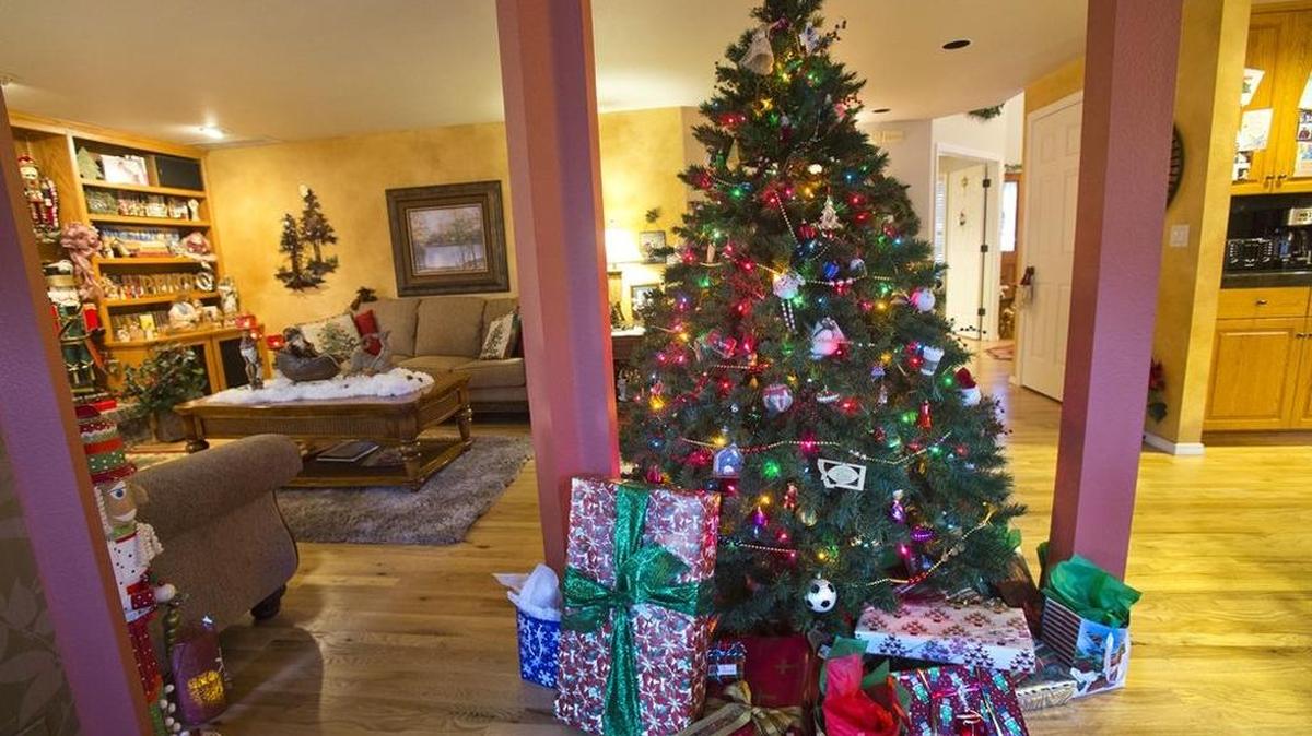 Recycle your Christmas tree. Be sure to strip your tree free of its stand, lights and ornaments. In Nampa, for instance, take it to Kohlerlawn Cemetery as part of Nampa’s Christmas Tree Recycle Program.