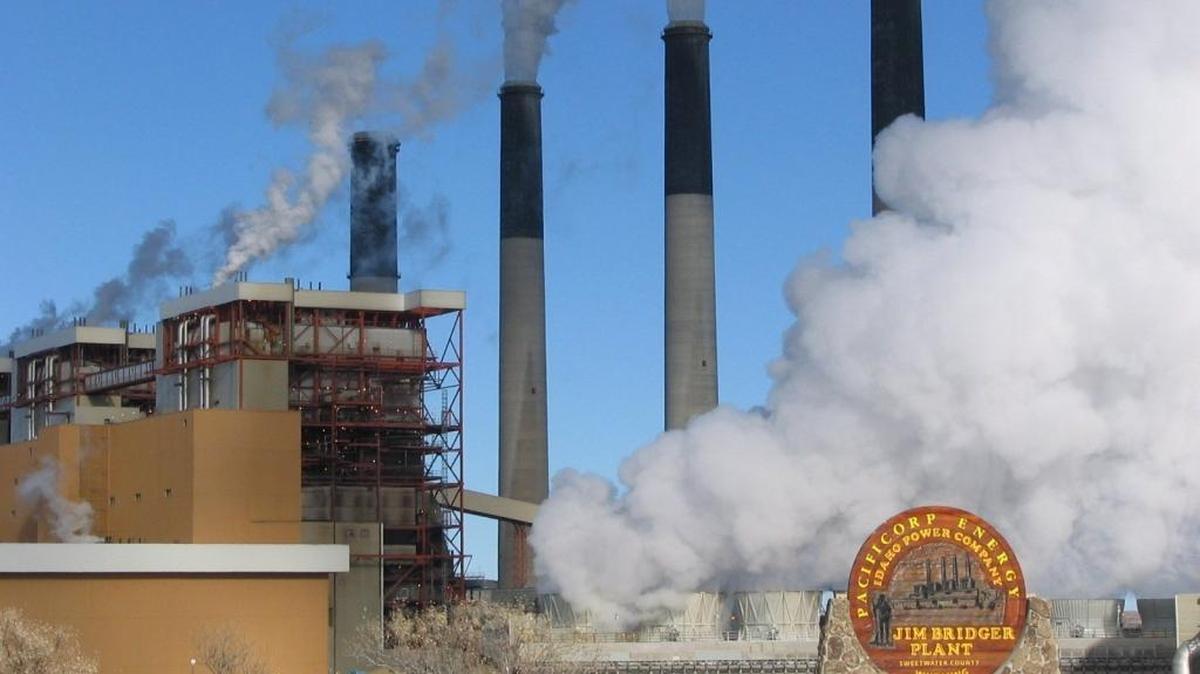 Jim Bridger Power Plant east of Rock Springs, Wyo., which supplies power to Idaho.