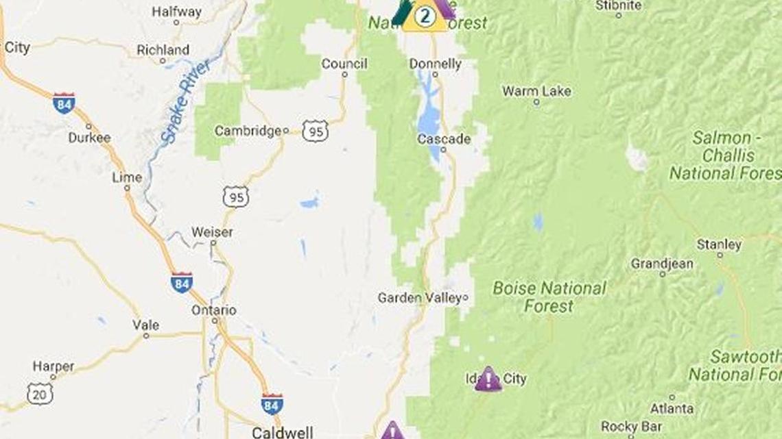 A screenshot of Idaho Power’s outage map shows outages in McCall, Idaho City and Boise.