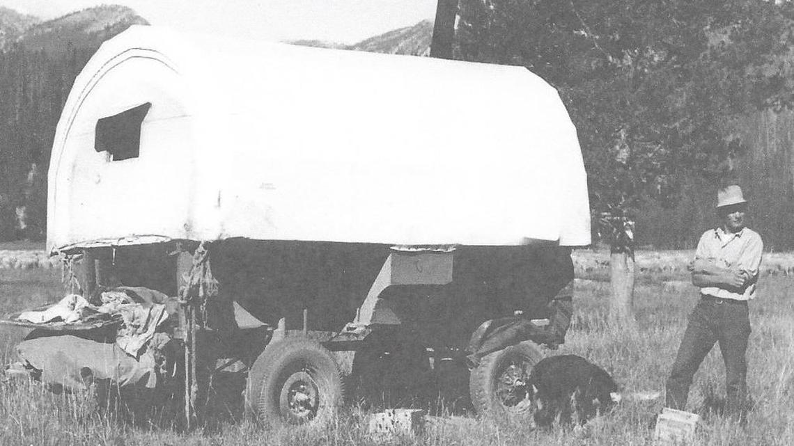 By the 1940s most Basque sheep campers had rubber tires instead of wagon wheels.