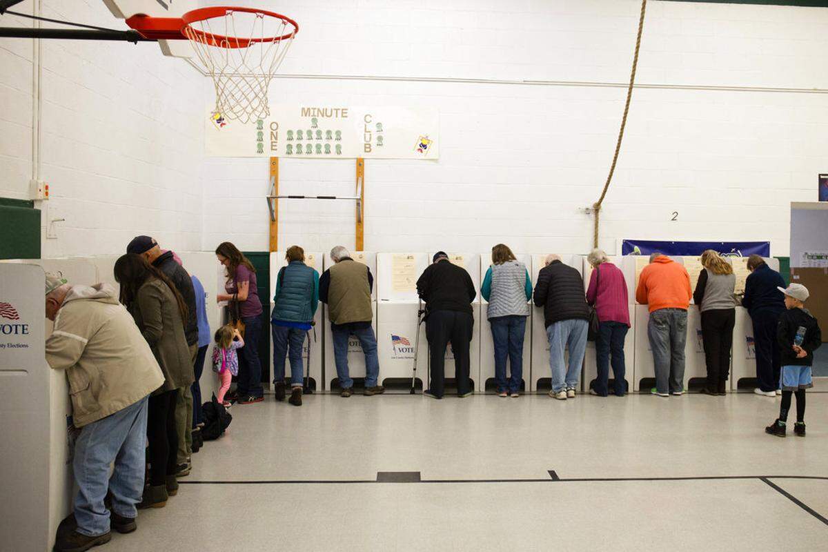 Voters cast their ballots at Collister Elementary School in Boise in the November 2018 election.