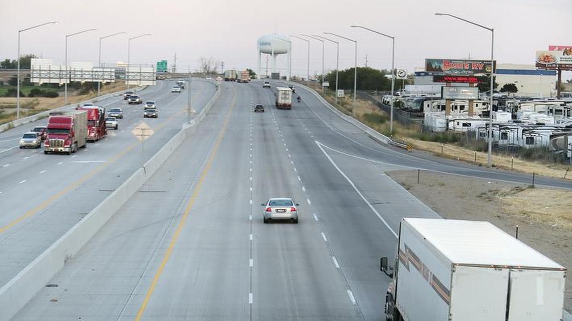 Interstate 84 at the Franklin Boulevard overpass in Nampa, looking east.