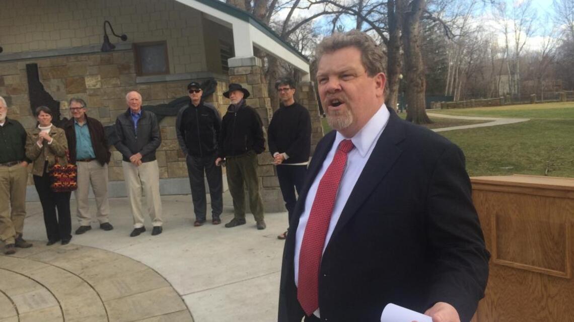 Boise lawyer to run as Democrat against Idaho’s Labrador