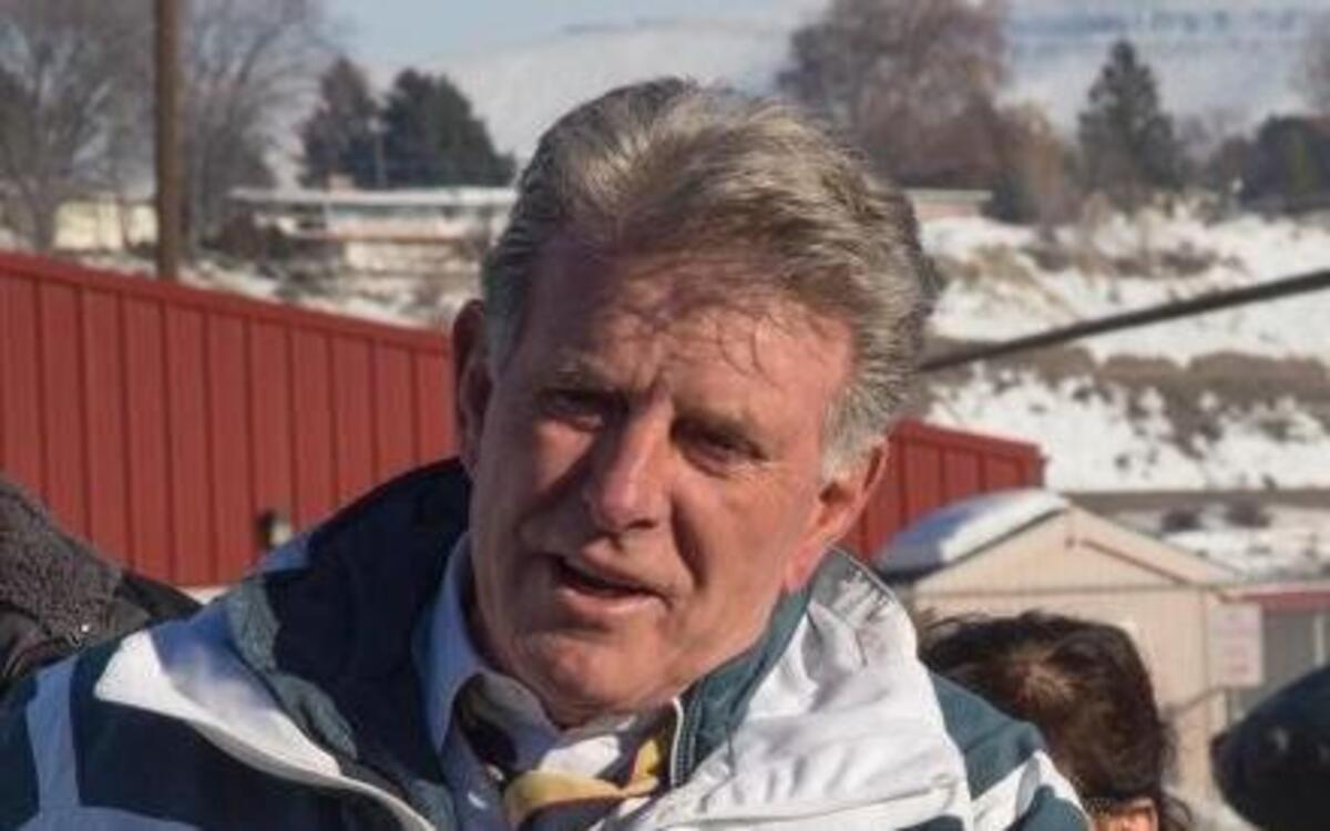 Idaho Gov. Butch Otter, speaking, and Oregon Gov. Kate Brown, right, after touring flooding in the Weiser area in February 2017.