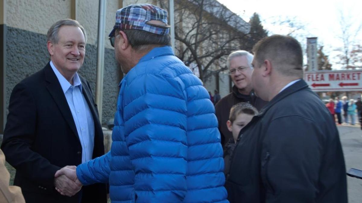 Sen. Mike Crapo during a visit to a gun show at Expo Idaho in January 2016.