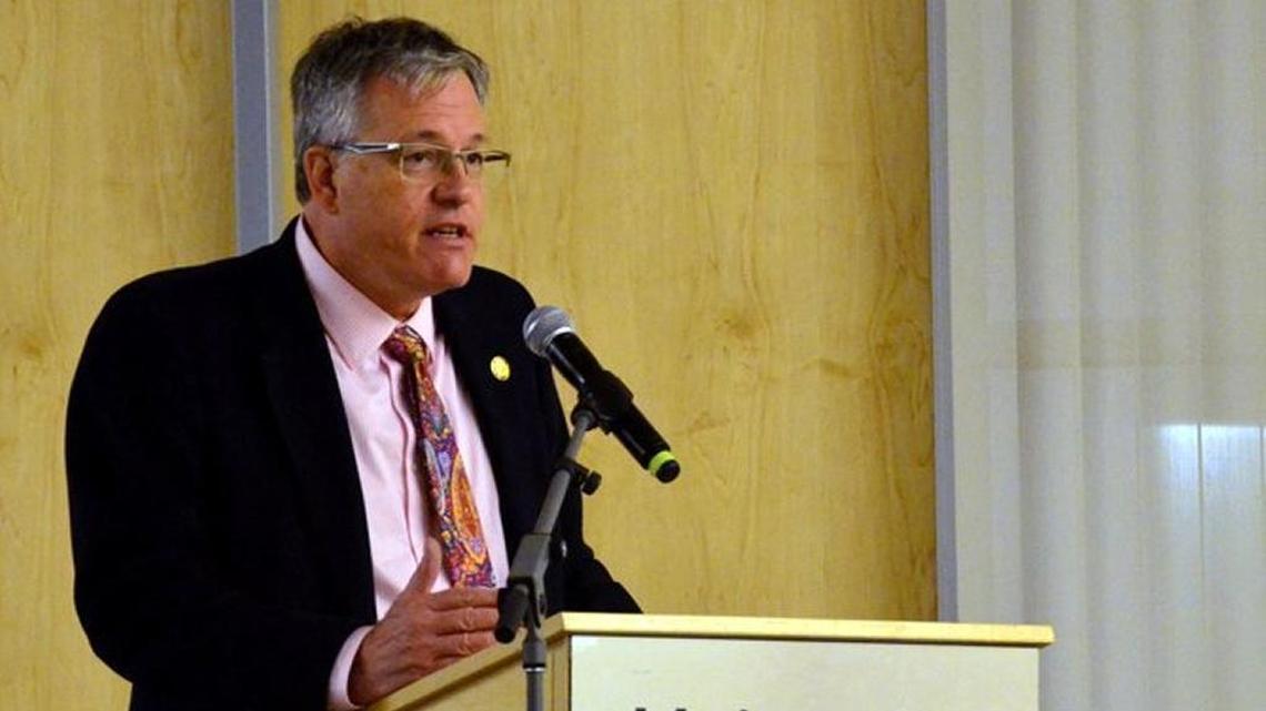 University of Idaho President Chuck Staben addresses the student government in March.