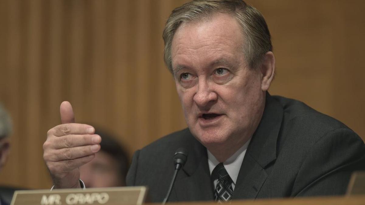 Senate Banking Committee member Sen. Mike Crapo, R-Idaho questions Wells Fargo Chief Executive Officer John Stumpf, on Capitol Hill in Washington, Tuesday, Sept. 20, 2016, during the committee’s hearing. Stumpf was called before the committee for betraying customers’ trust in a scandal over allegations that employees opened millions of unauthorized accounts to meet aggressive sales targets. (AP Photo/Susan Walsh)