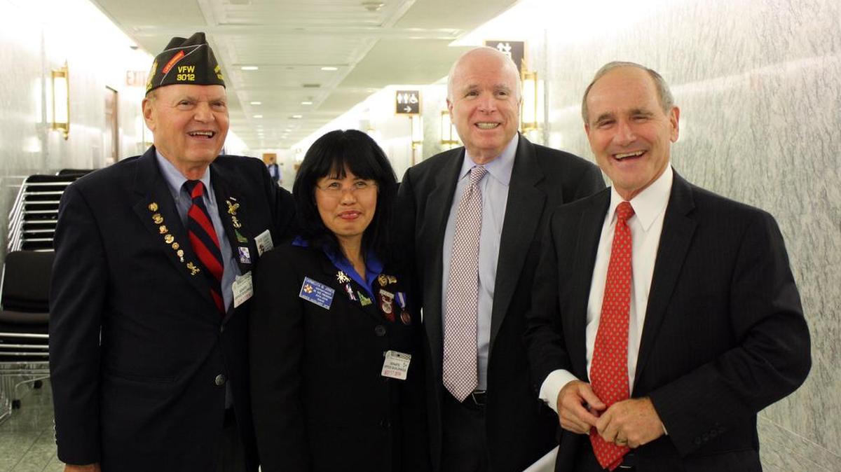 Idahoans Bob and Carmelita Jones, left, with Sens. John McCain and James Risch.